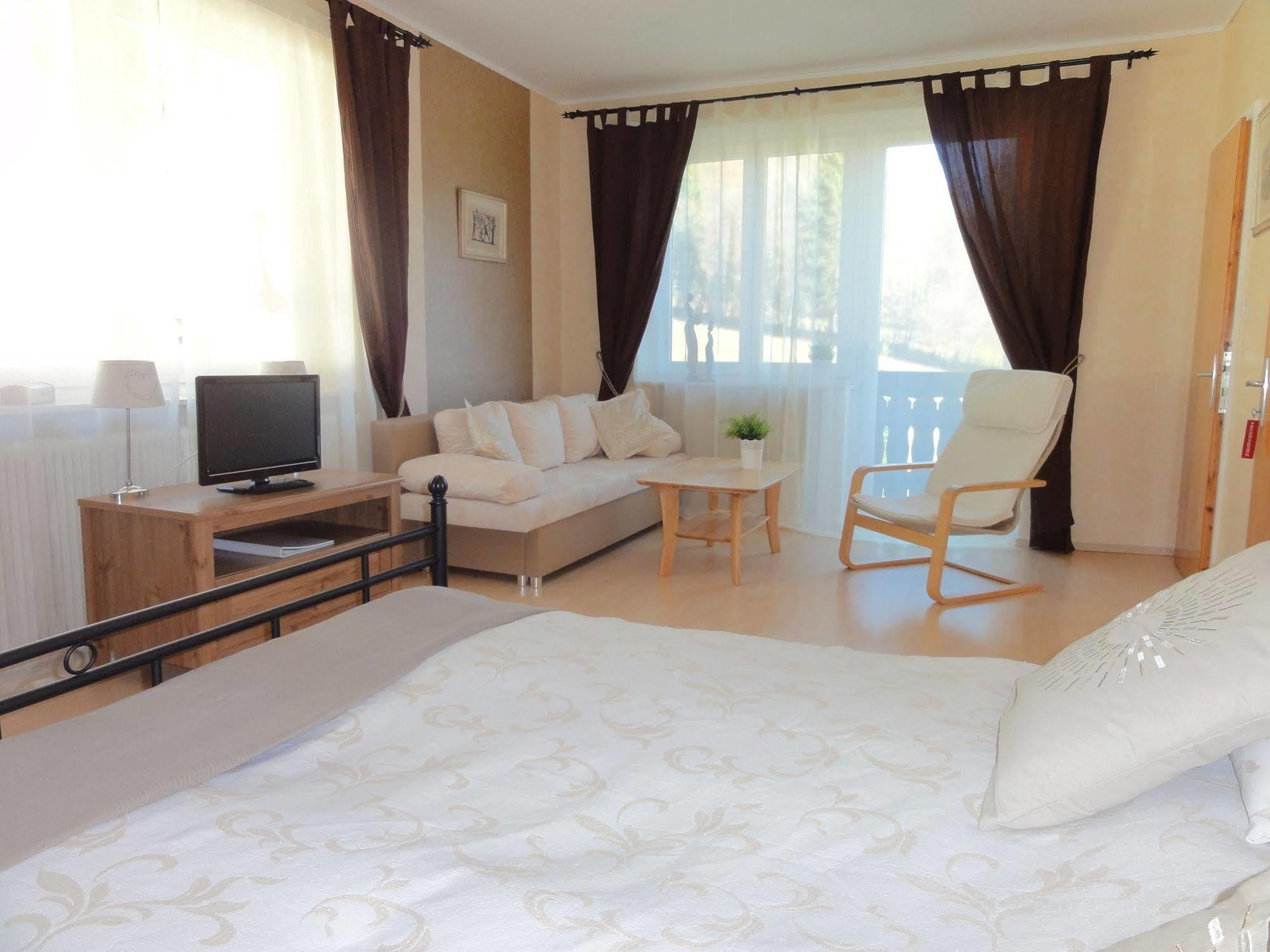 Pension Adlerhorst Штайндорф-ам-Оссиахер-Зее Экстерьер фото